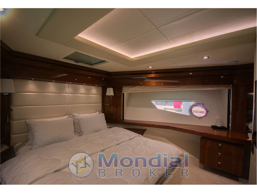 Sunseeker 86 Yacht