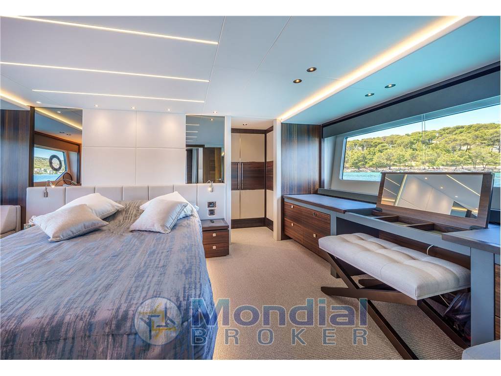 Sunseeker 76 Yacht