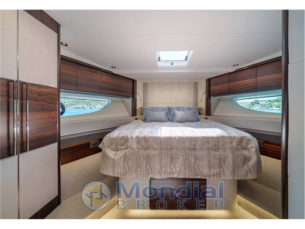 Sunseeker 76 Yacht