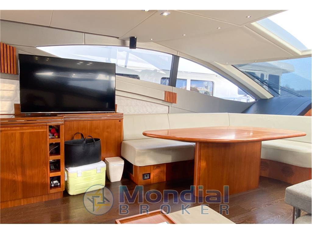 Sunseeker 68 Sport Yacht