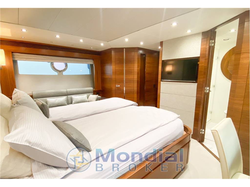 Sunseeker 68 Sport Yacht