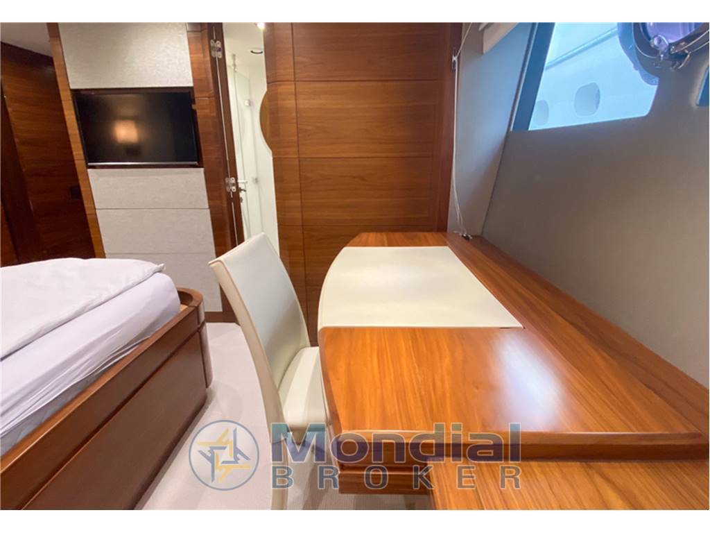 Sunseeker 68 Sport Yacht
