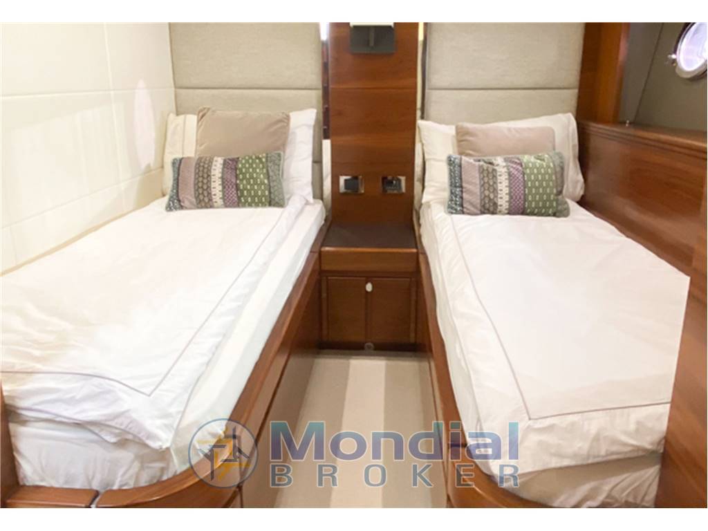 Sunseeker 68 Sport Yacht