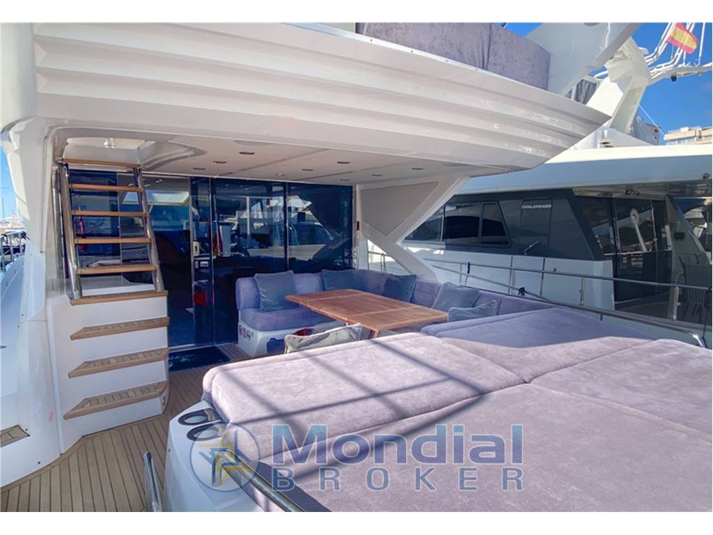 Sunseeker 68 Sport Yacht