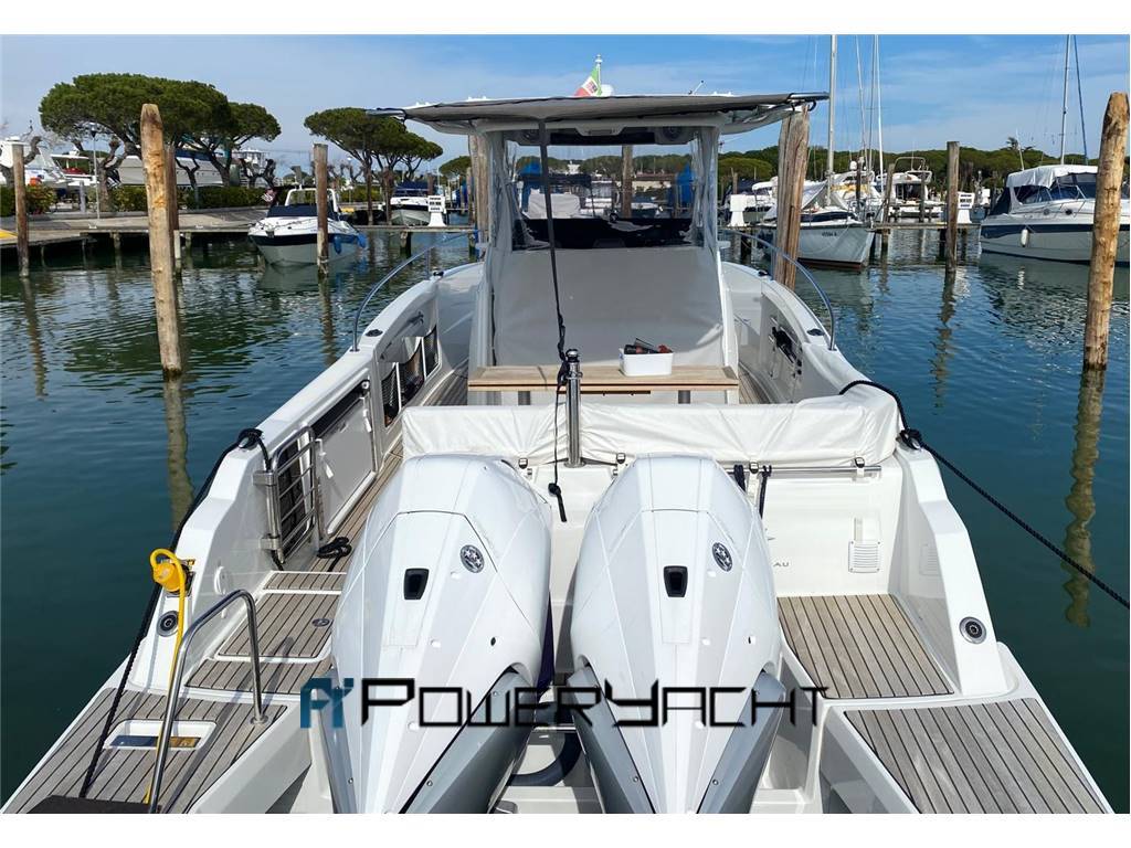 Jeanneau Cap Camarat 9.0 CC