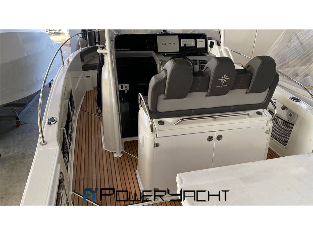 Jeanneau Cap Camarat 9.0 CC