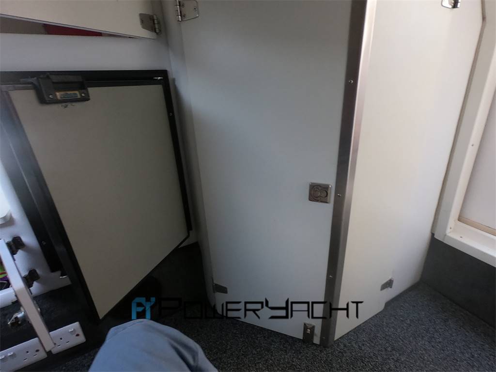 Wellcraft Scarab 26