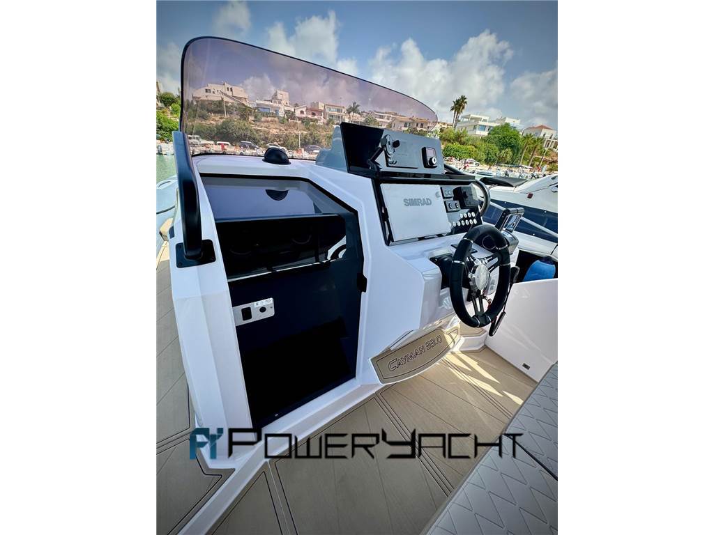 Ranieri Cayman 33.0 Executive