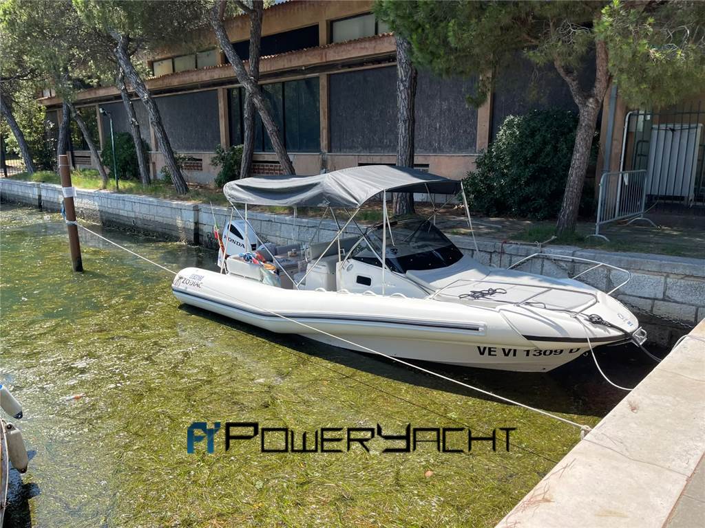 Zodiac 700