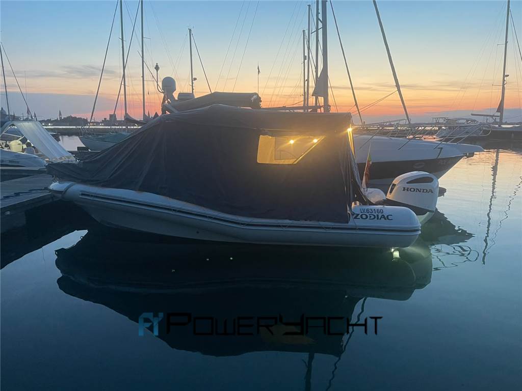 Zodiac 700