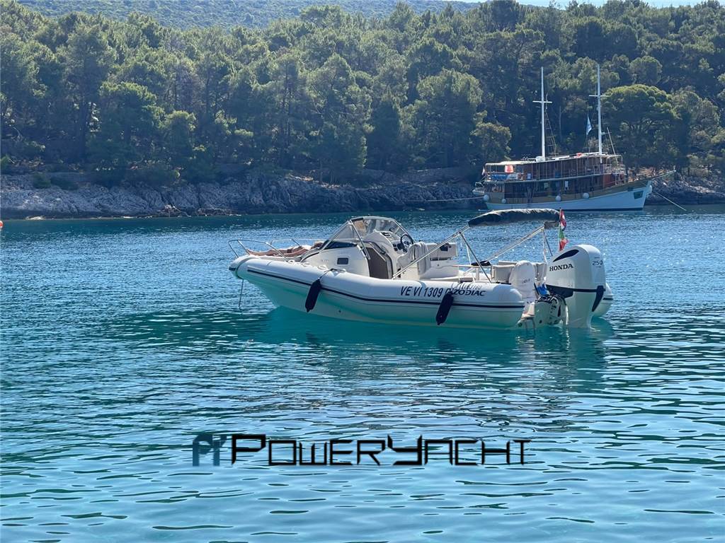 Zodiac 700