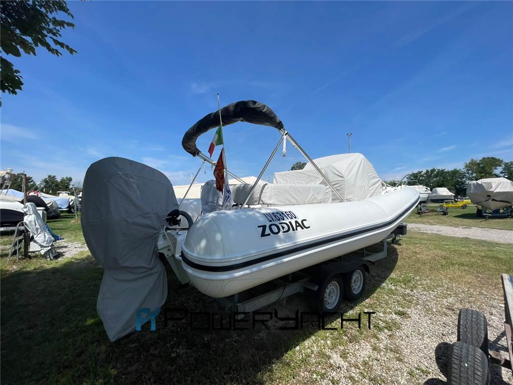 Zodiac 700