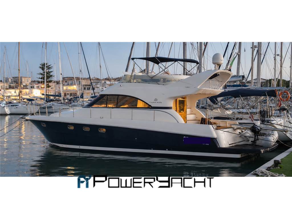 Cayman Yachts 42 fly