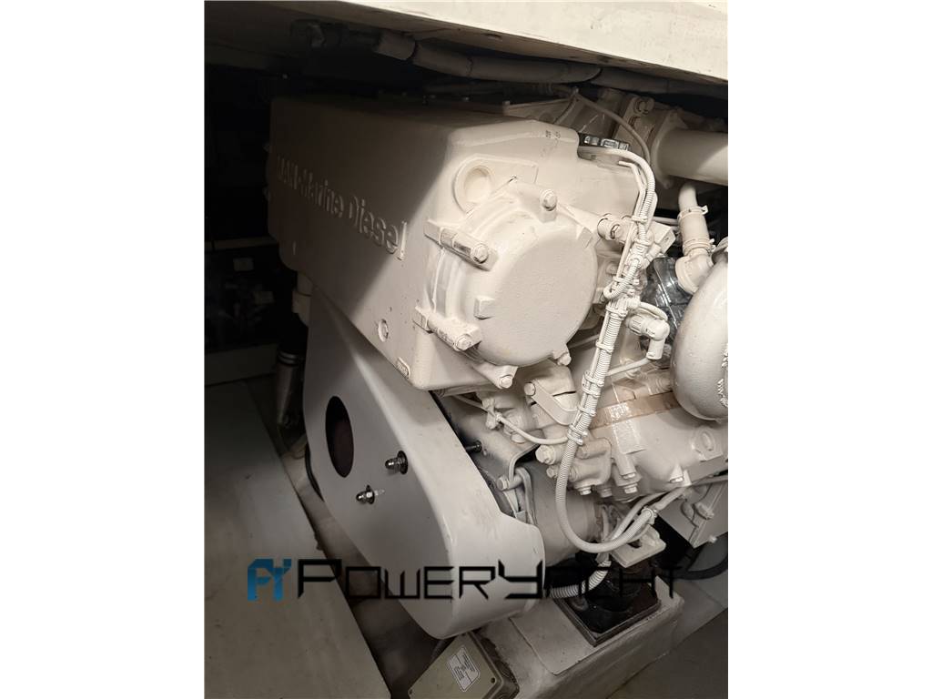 FERRETTI 550