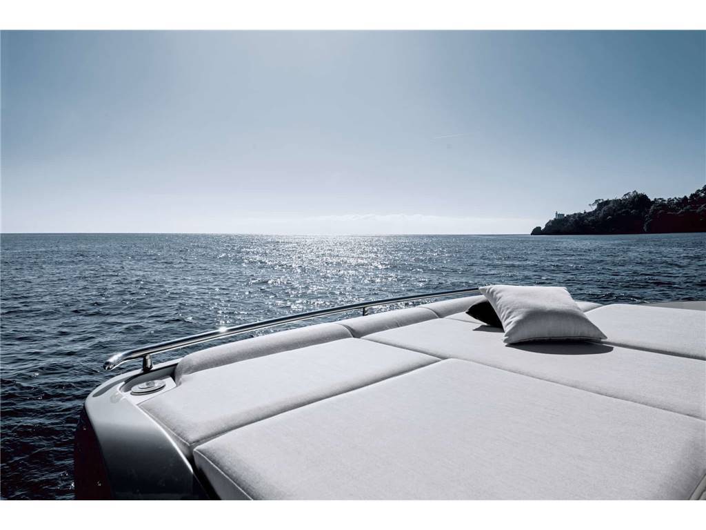 AZIMUT YACHTS 2021