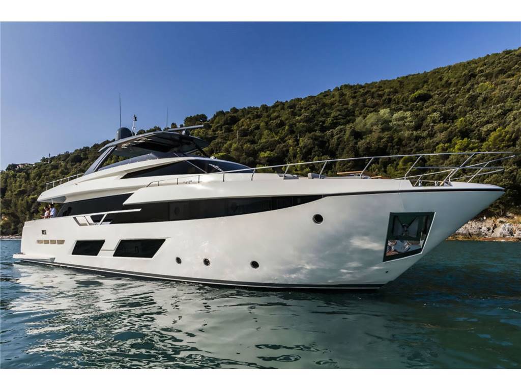 FERRETTI YACHTS FERRETTI 920