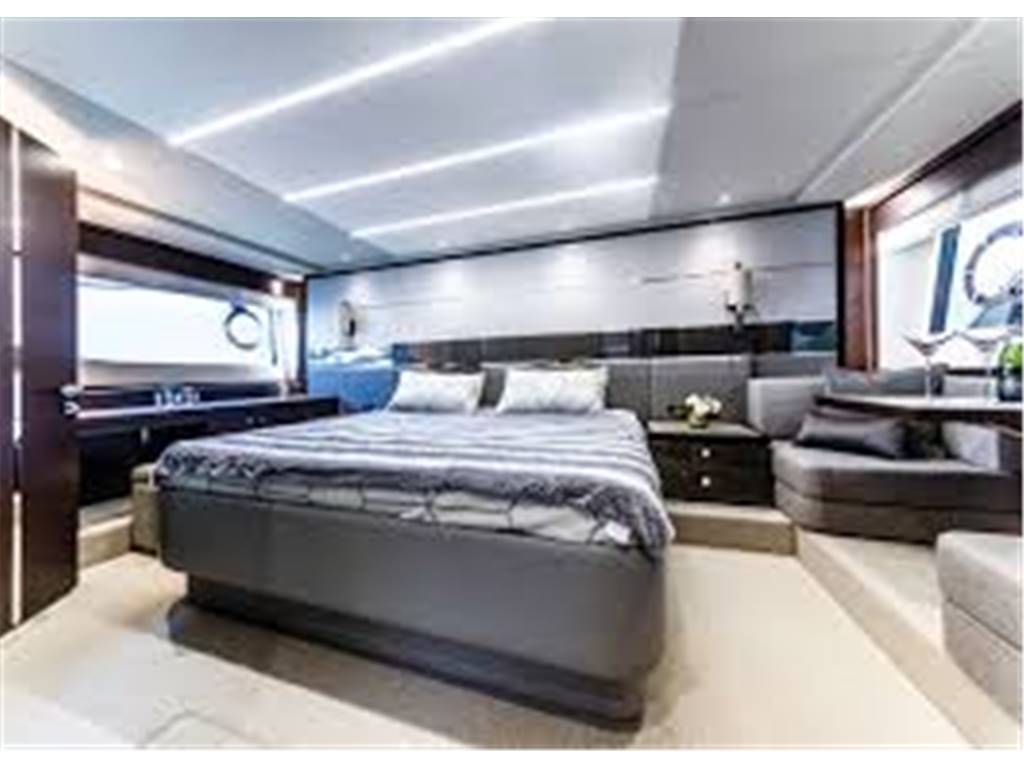 SUNSEEKER 74 SPORT YACHT