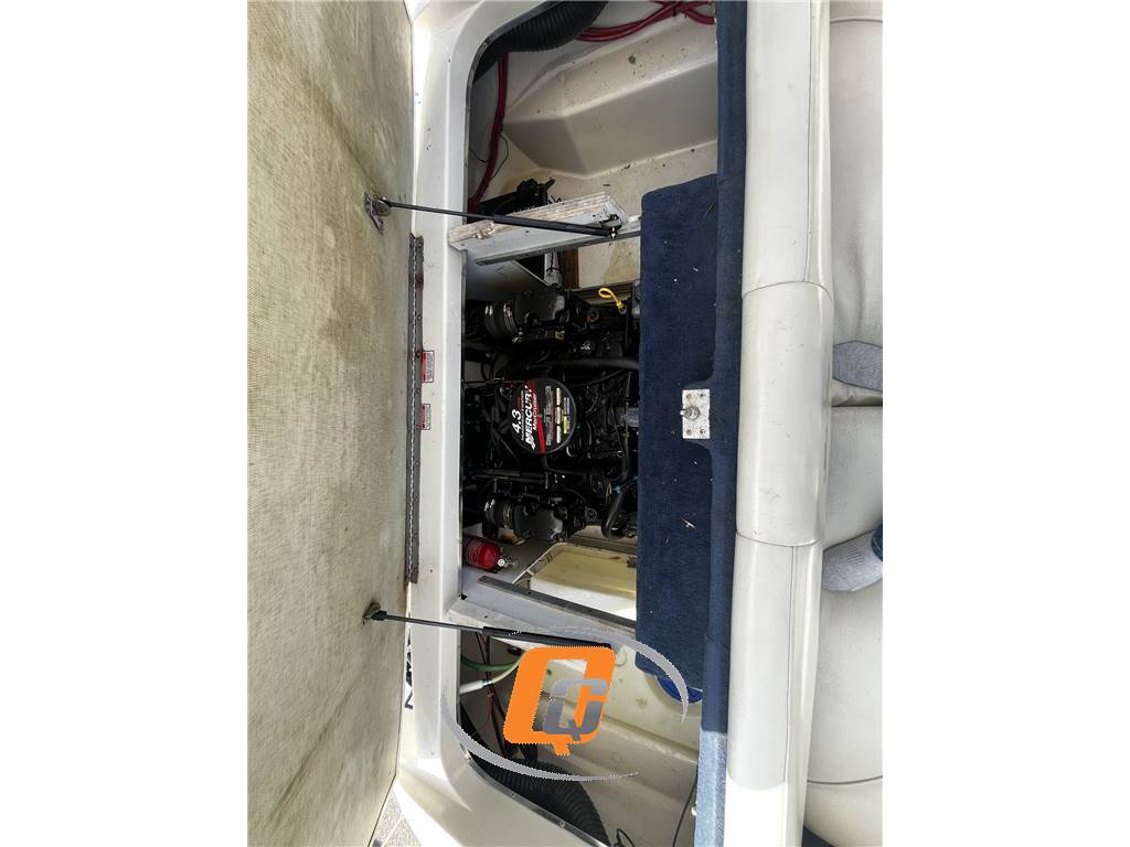 SEA RAY 190 CUDDY CABIN