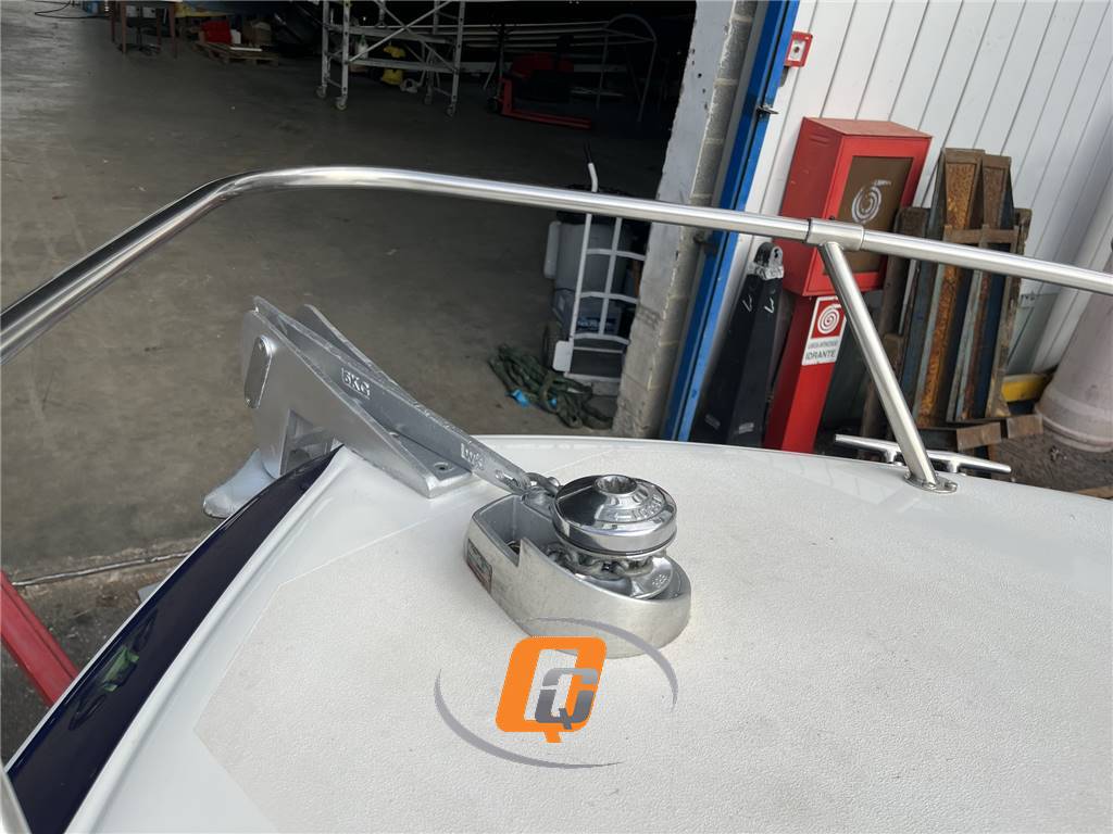 SEA RAY 200 OVERNIGHTER