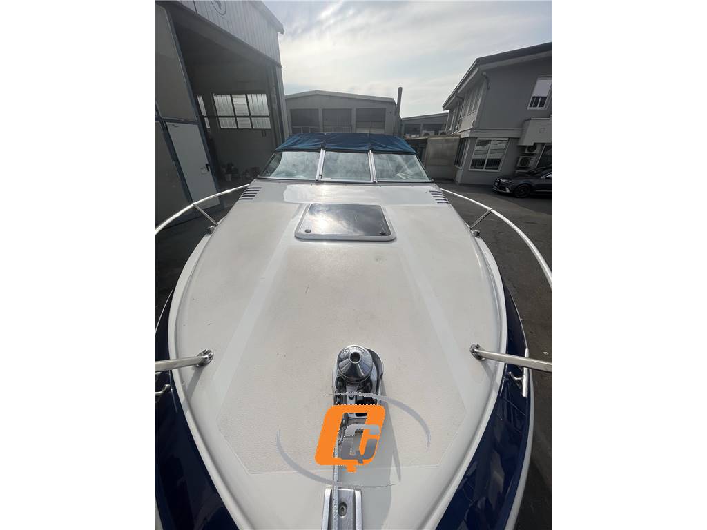 SEA RAY 200 OVERNIGHTER