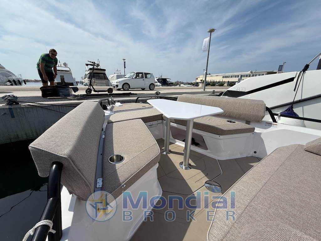 Axopar 29 XC Cross Cabin