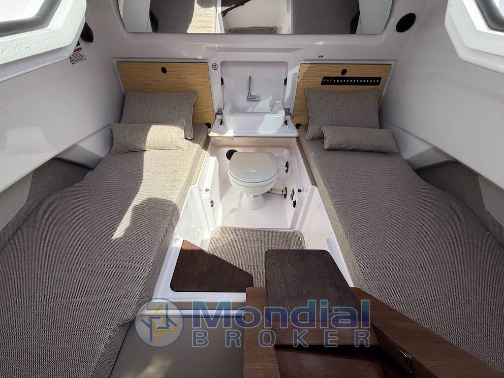 Axopar 29 XC Cross Cabin