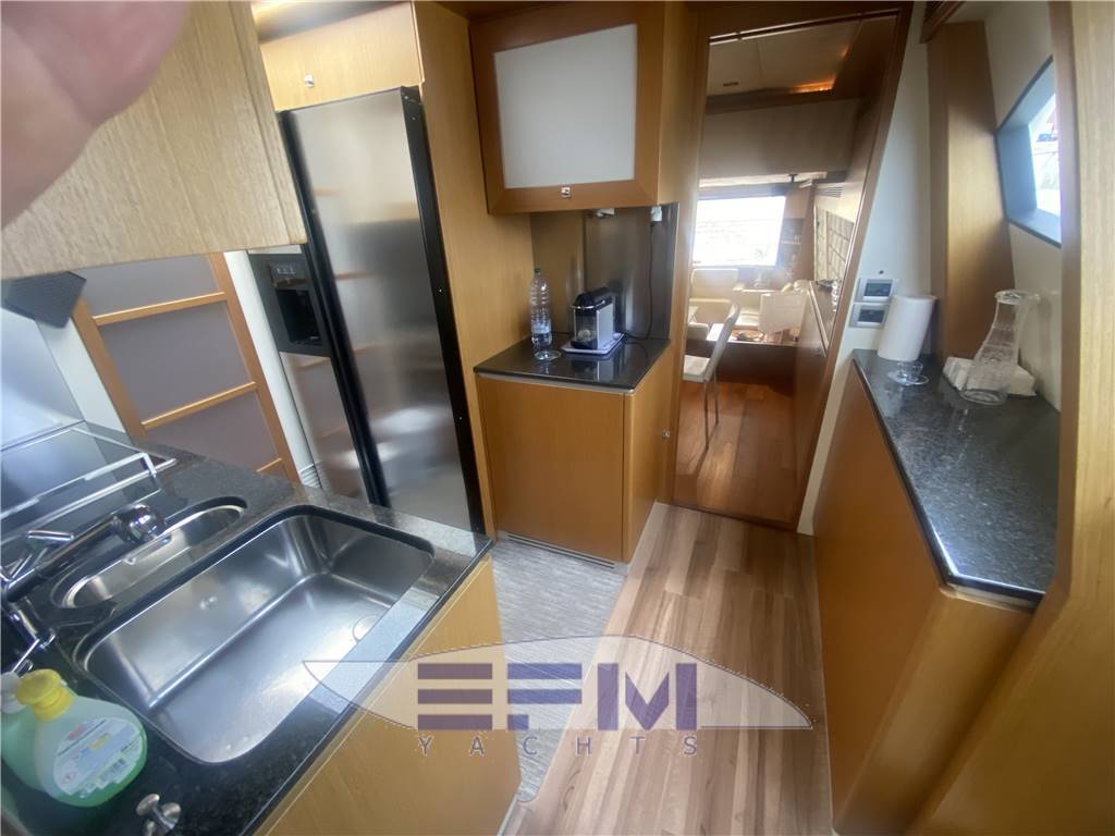 FERRETTI YACHTS 780