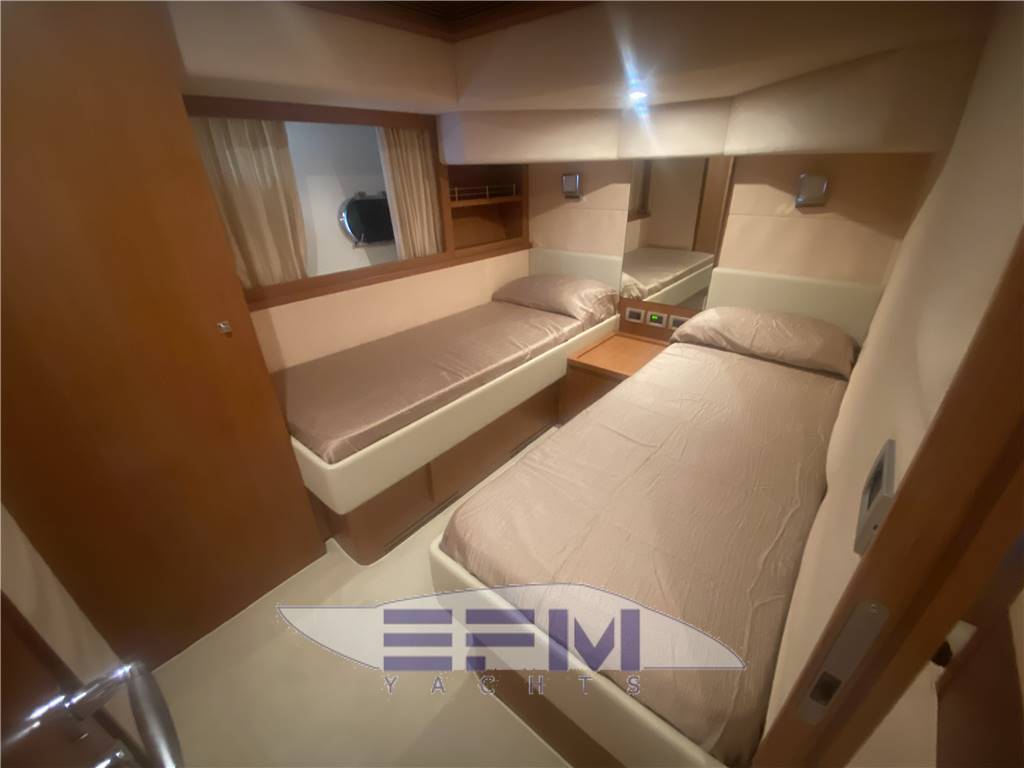 FERRETTI YACHTS 780