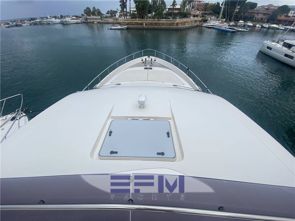 FERRETTI YACHTS 780