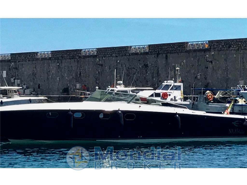 MAGNUM MARINE 38