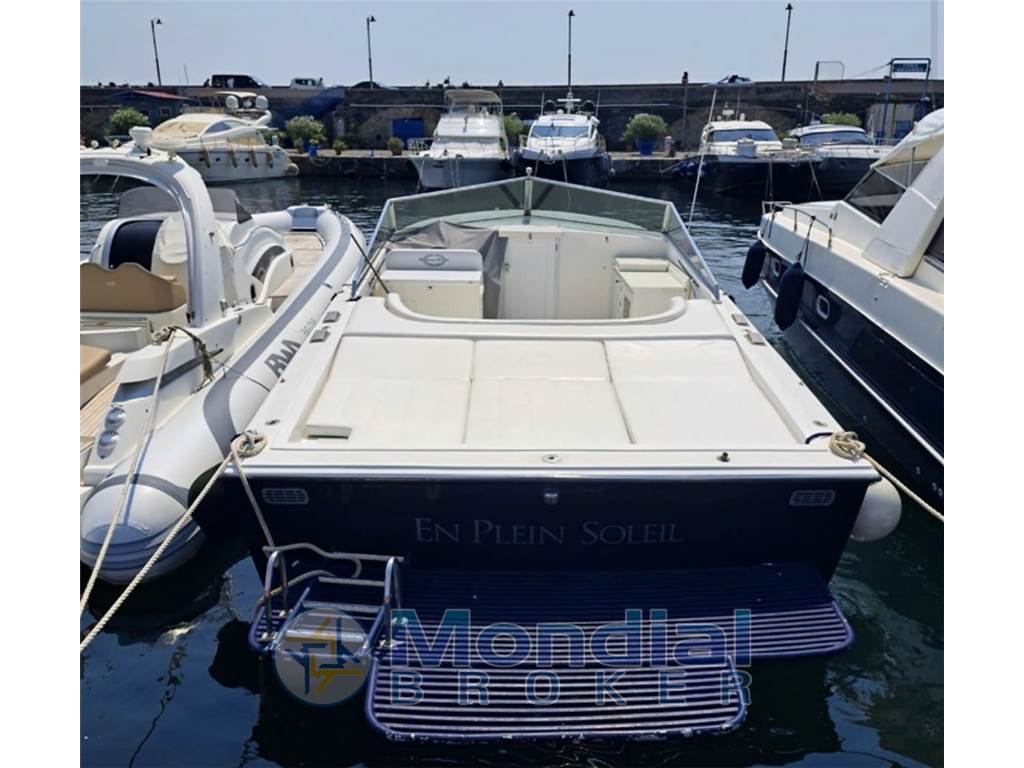 MAGNUM MARINE 38