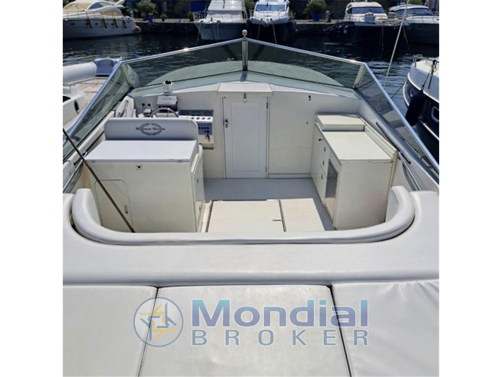 MAGNUM MARINE 38