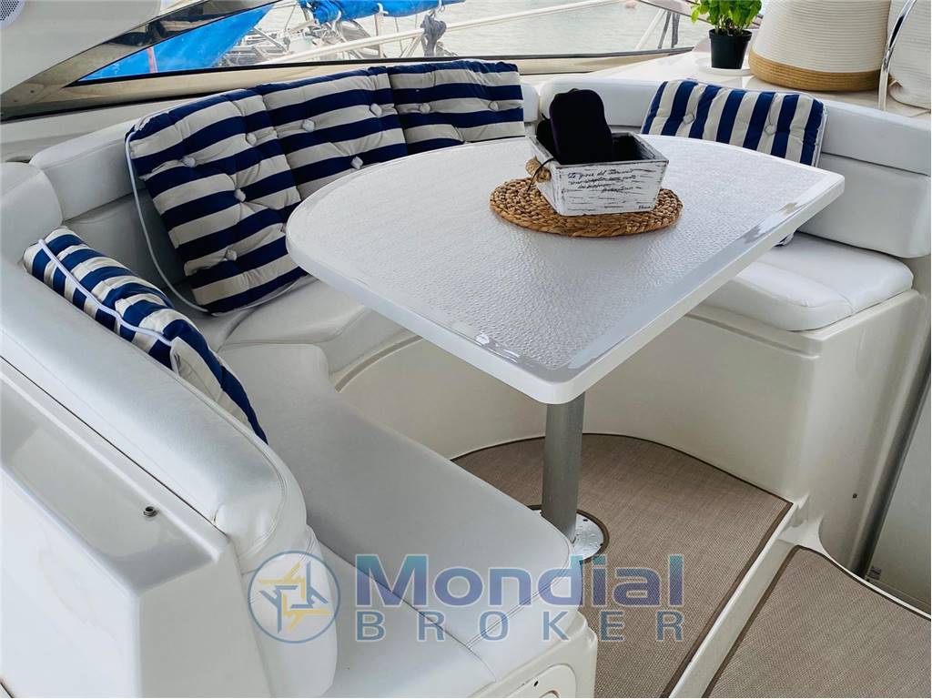 REGAL YACHTS 4260 Commodore