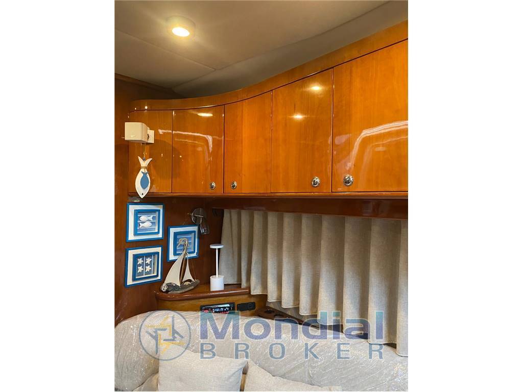 REGAL YACHTS 4260 Commodore