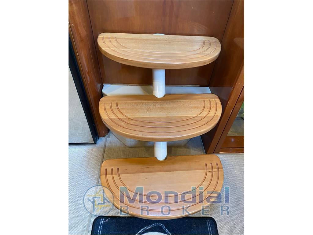 REGAL YACHTS 4260 Commodore