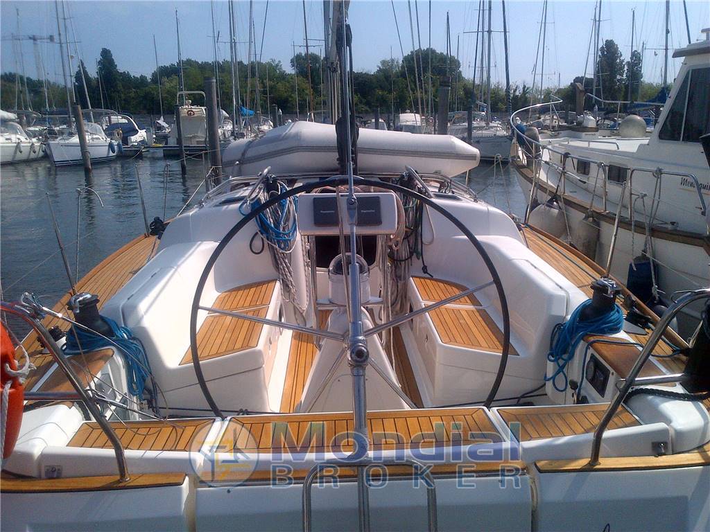 DUFOUR 40' Performance