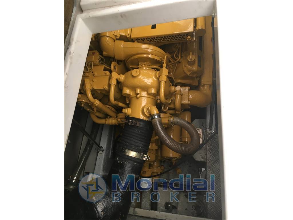 MOCHI CRAFT TUXEDO 42'