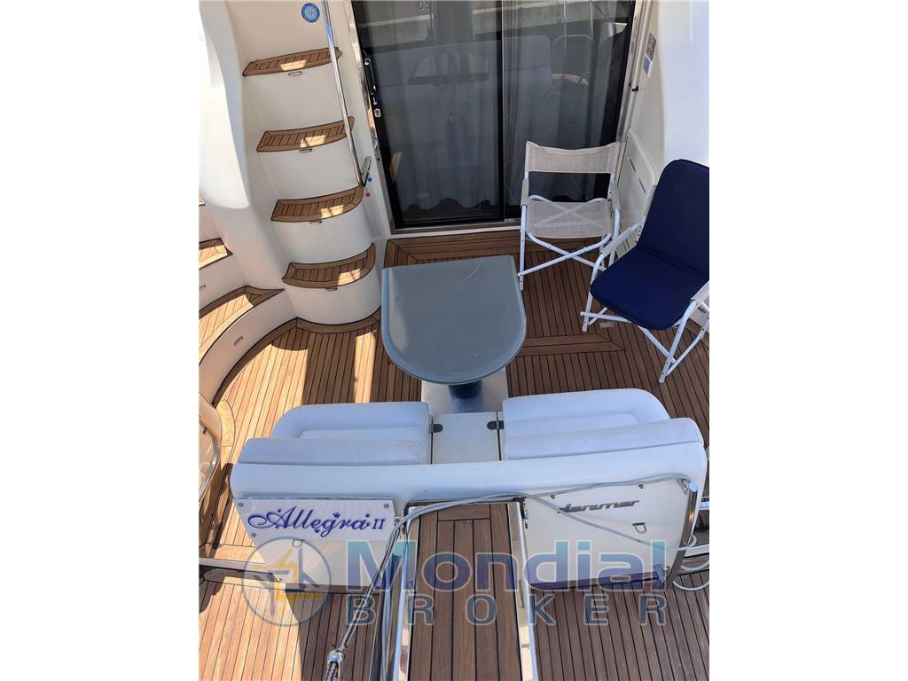 AZIMUT 42' Fly