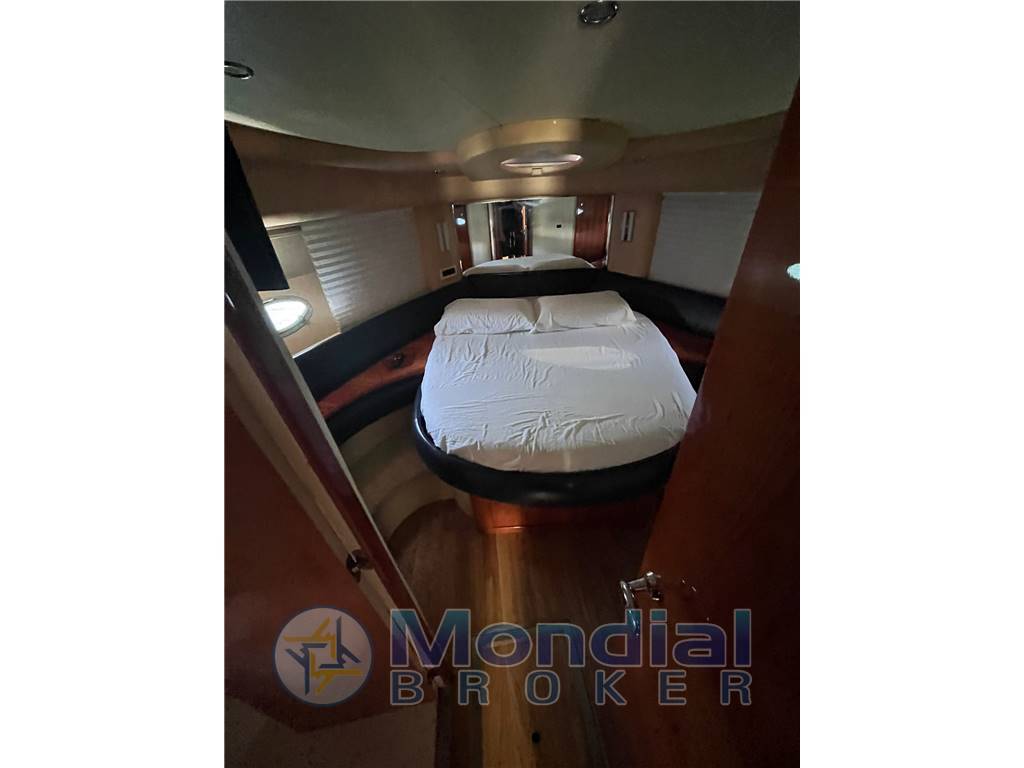 AZIMUT 42' Fly