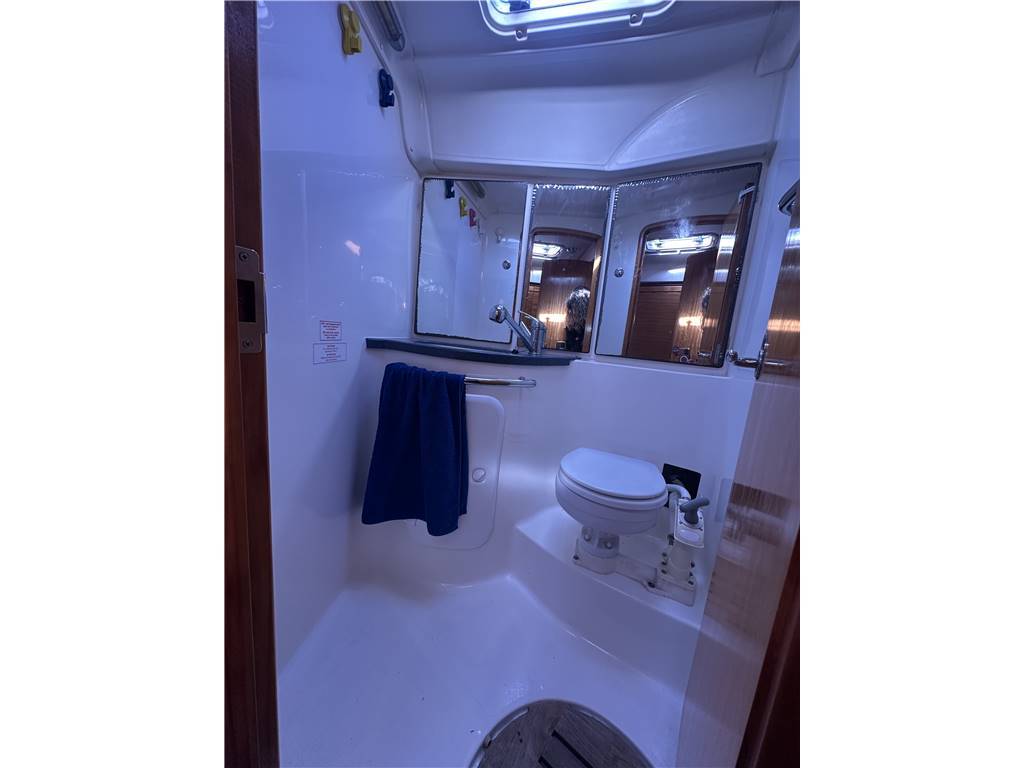 Bavaria 42 Cruiser J&J design