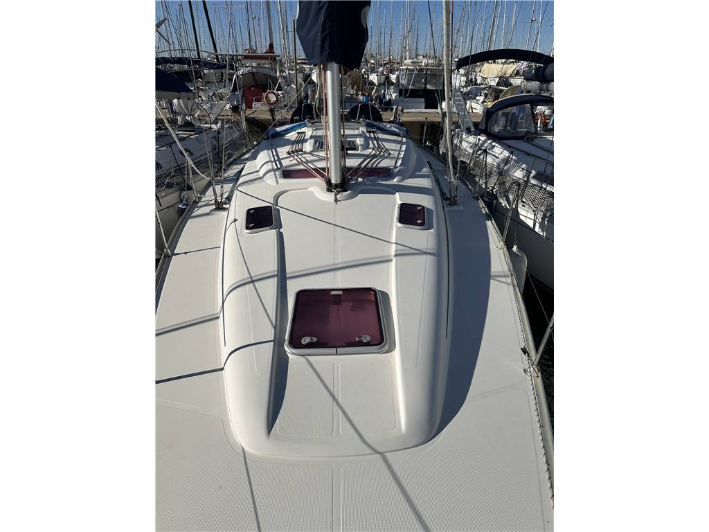 Bavaria 42 Cruiser J&J design