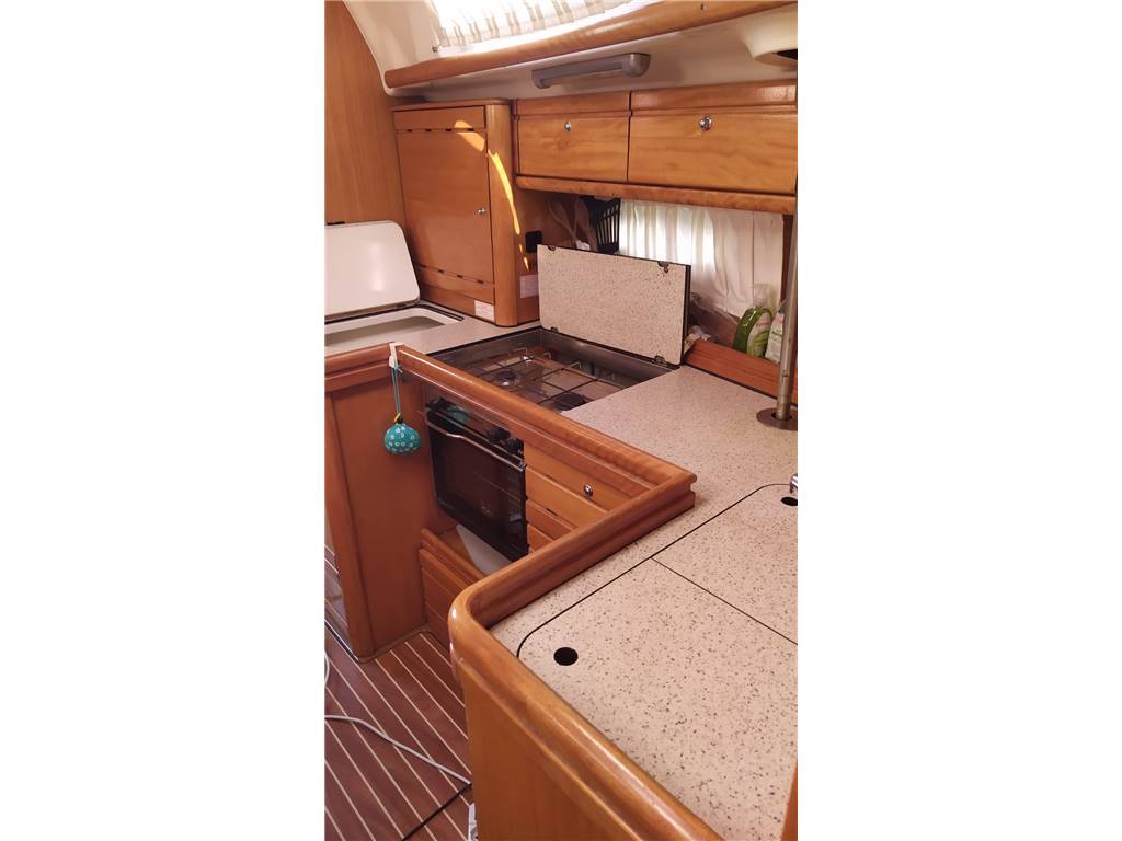 Bavaria 42 Cruiser J&J design