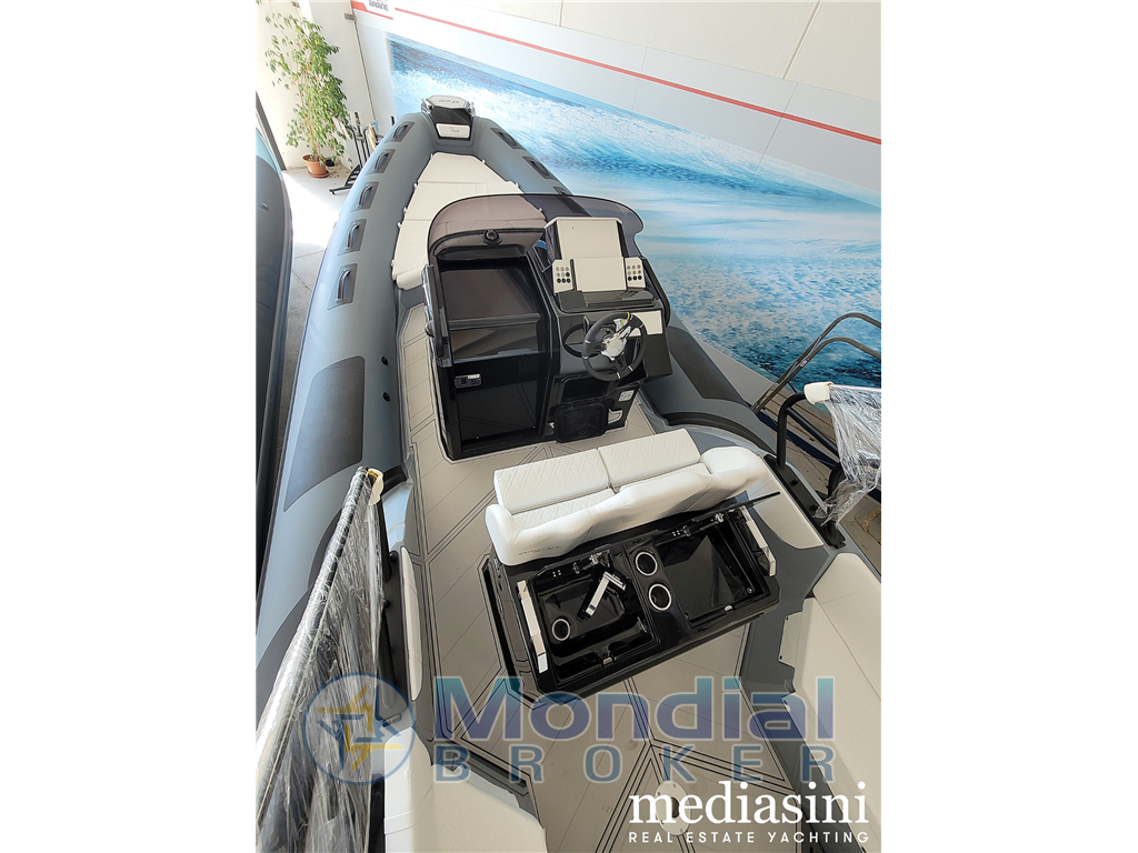 RANIERI INTERNATIONAL Cayman 27 Sport Touring Trofeo