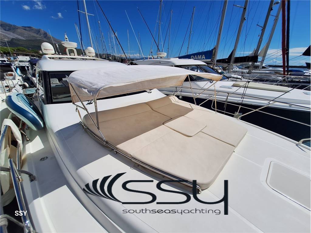 UNIESSE 48 HARD TOP