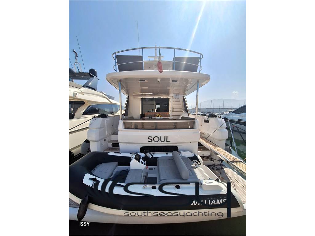AZIMUT MAGELLANO 66