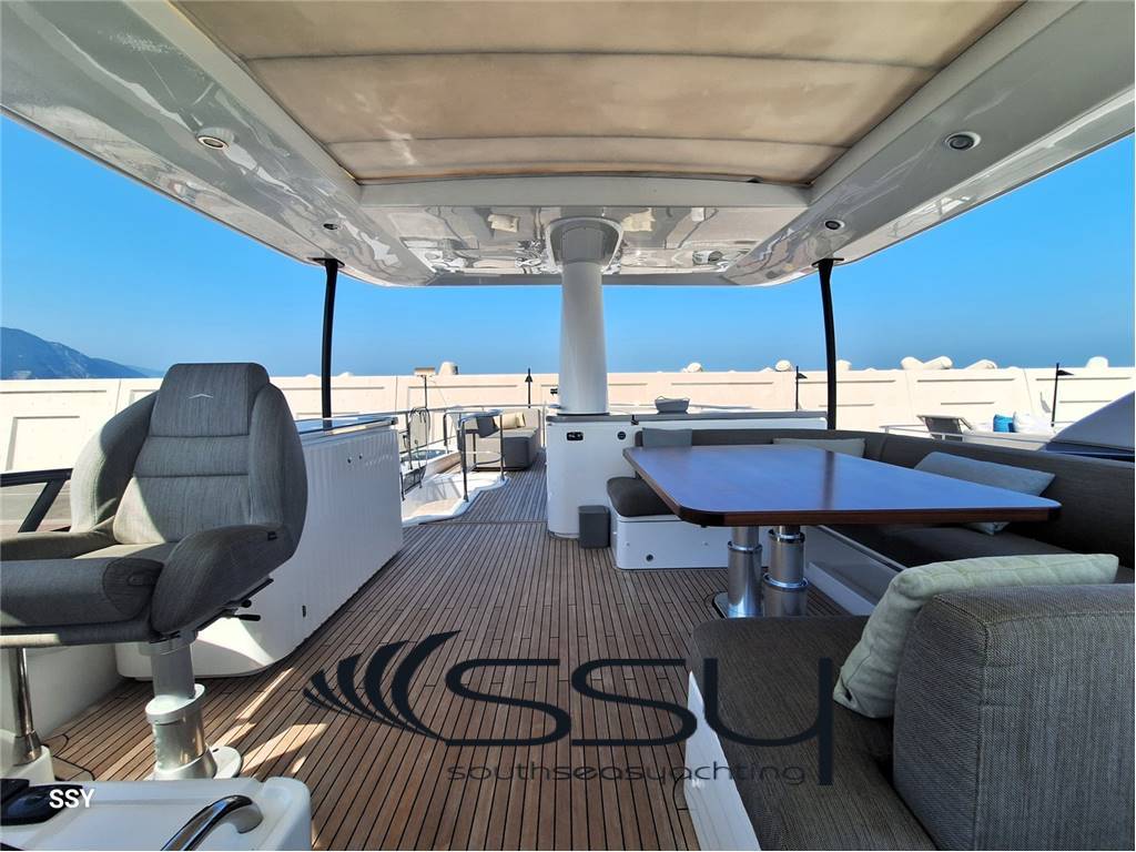 AZIMUT MAGELLANO 66