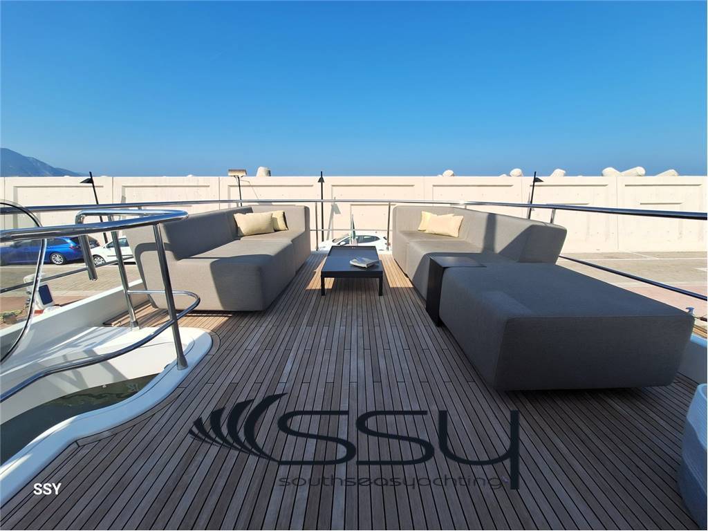 AZIMUT MAGELLANO 66