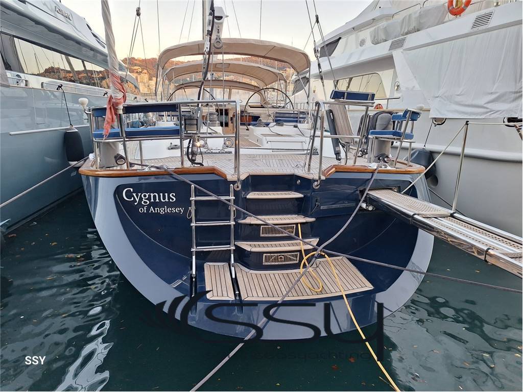 OYSTER YACHTS 82
