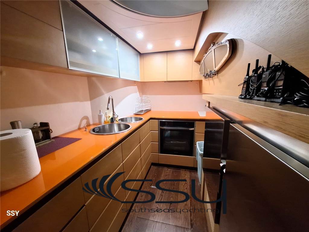 PERSHING 72