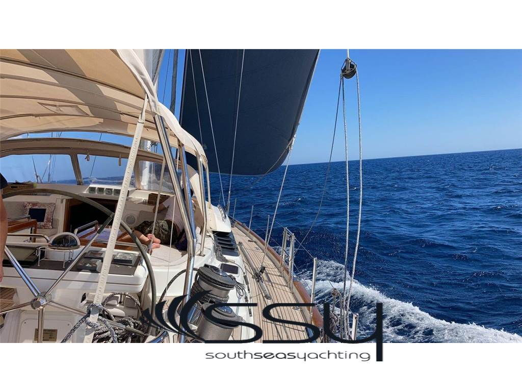 OYSTER YACHTS 82